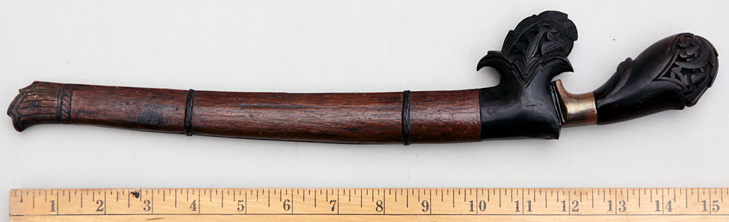 Sumatran Sewar with Floral Carved Horn Hilt cangge