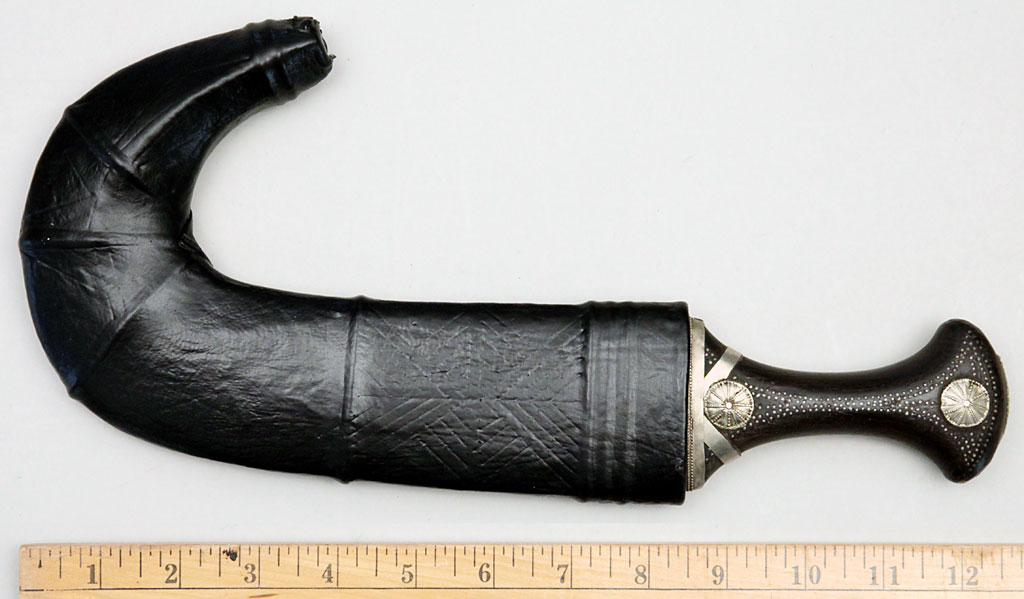 Yemeni Jambiya with White Metal Decorated Dark Horn Hilt